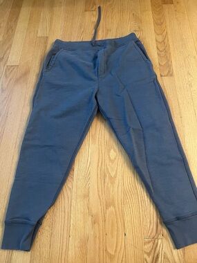 Leallo Classic Drawstring Jogger Pants in Slate gray